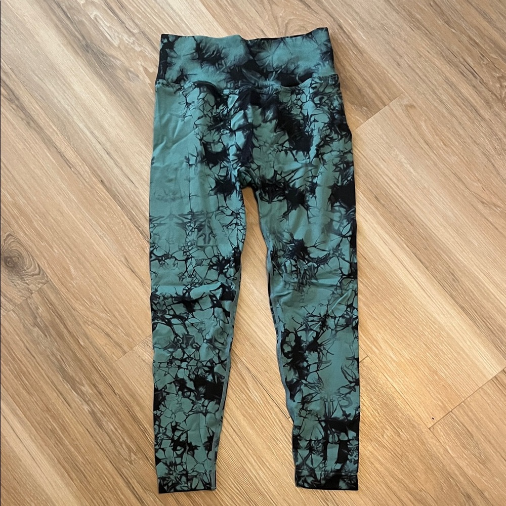 Green and Black Tie-Dye Leggings